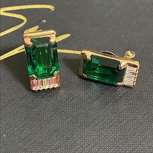 🖤Swarovski💕VTG Green crystal clip on earrings